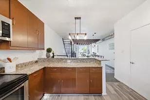 310 S Jensen Dr, Houston, TX 77003 - Photo 15