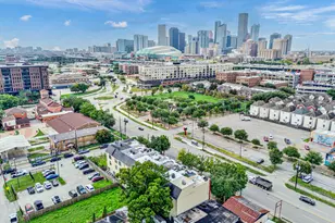310 S Jensen Dr, Houston, TX 77003 - Photo 33