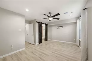 310 S Jensen Dr, Houston, TX 77003 - Photo 29