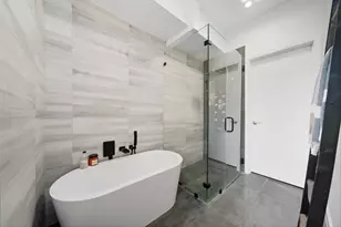 310 S Jensen Dr, Houston, TX 77003 - Photo 21