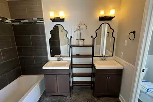 2 W Mistybreeze Cir, The Woodlands, TX 77381 - Photo 9