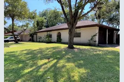 2123 Williamsburg Court, League City, TX 77573 - Photo 1