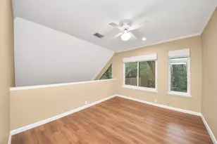 153 Litchfield Ln, Houston, TX 77024 - Photo 9