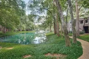 153 Litchfield Ln, Houston, TX 77024 - Photo 3