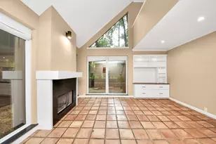 153 Litchfield Ln, Houston, TX 77024 - Photo 7