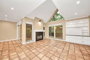 153 Litchfield Ln, Houston, TX 77024 - Photo 15