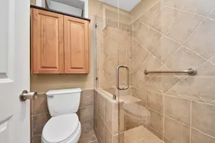 153 Litchfield Ln, Houston, TX 77024 - Photo 17