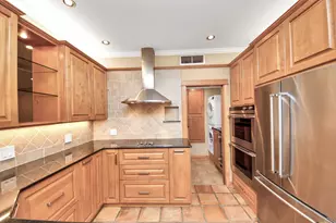 153 Litchfield Ln, Houston, TX 77024 - Photo 15