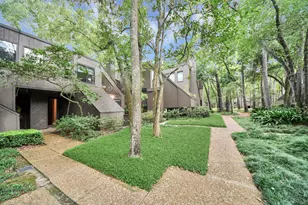 153 Litchfield Ln, Houston, TX 77024 - Photo 43