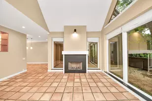153 Litchfield Ln, Houston, TX 77024 - Photo 15