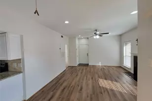 2025 Augusta Dr, Houston, TX 77057 - Photo 11