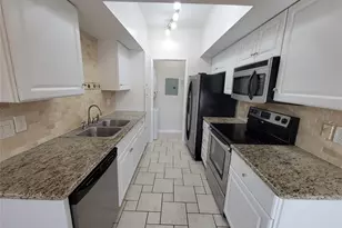 2025 Augusta Dr, Houston, TX 77057 - Photo 3