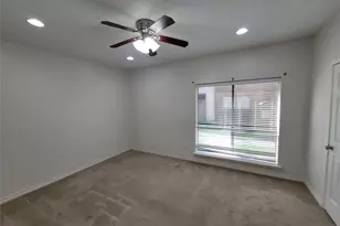 2025 Augusta Dr, Houston, TX 77057 - Photo 23