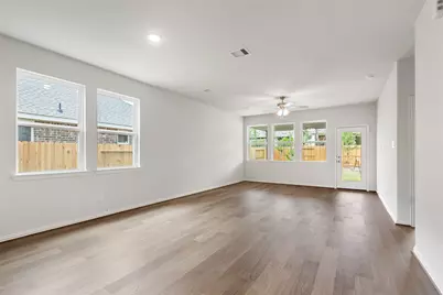 4511 Pinehurst Trace Drive, Pinehurst, TX 77362 - Photo 7