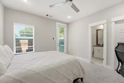 2057 Sherwood Forest Street, Houston, TX 77043 - Photo 15
