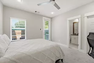 2057 Sherwood Forest St, Houston, TX 77043 - Photo 15