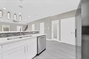 5807 Southmund St, Houston, TX 77033 - Photo 5