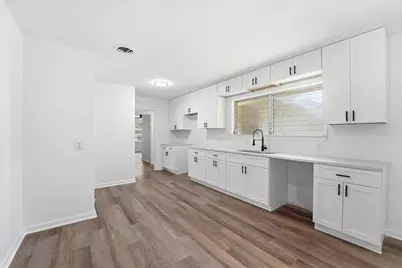 5002 Live Oak Drive, Texas City, TX 77591 - Photo 9
