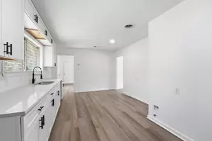 5002 Live Oak Dr, Texas City, TX 77591 - Photo 11