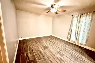 7754 Bunker Wood Ln, Houston, TX 77086 - Photo 13