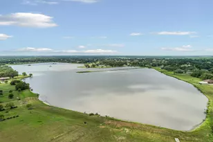 912 Wagon Wheel Trail, Angleton, TX 77515 - Photo 11