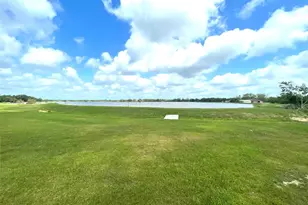 912 Wagon Wheel Trail, Angleton, TX 77515 - Photo 9