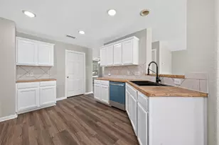 3219 Watercliff Ct, Spring, TX 77388 - Photo 9