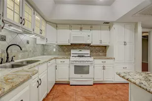 2253 Triway Ln, Houston, TX 77043 - Photo 7