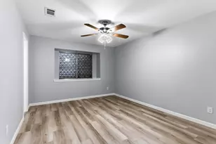 1620 Beachcomber Ln, Houston, TX 77062 - Photo 11