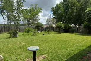 6223 Star Lake Dr, Houston, TX 77396 - Photo 5