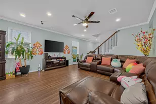 9253 Inland Leather Ln, Conroe, TX 77385 - Photo 5