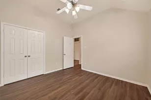 11719 Bollinger Park Ct, Houston, TX 77047 - Photo 15