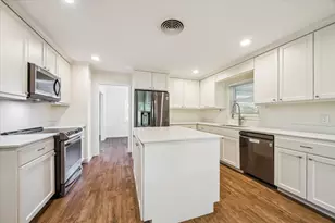 12511 Britt Rd, Pearland, TX 77584 - Photo 9