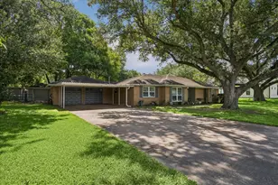 12511 Britt Rd, Pearland, TX 77584 - Photo 3