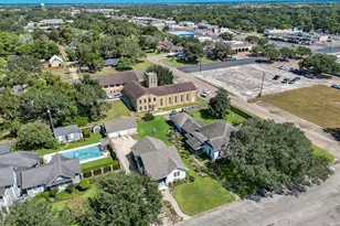 210 W Calhoun St, El Campo, TX 77437 - Photo 35