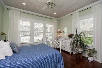 210 W Calhoun Street, El Campo, TX 77437 - Photo 7