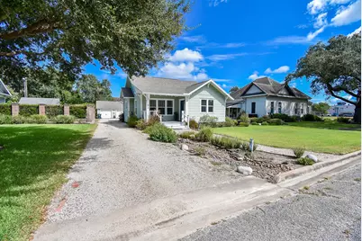 210 W Calhoun Street, El Campo, TX 77437 - Photo 27