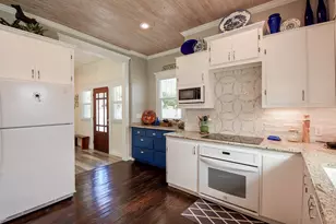 210 W Calhoun St, El Campo, TX 77437 - Photo 17