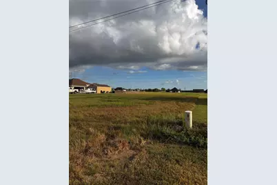 490 Angus Trail, Angleton, TX 77515 - Photo 11