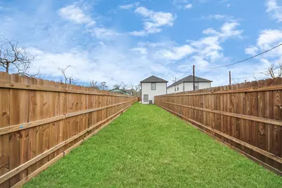 11610 Danford Lane #B, Houston, TX 77016 - Photo 3