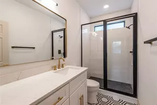 8031 Round Rock Dr, Houston, TX 77049 - Photo 21