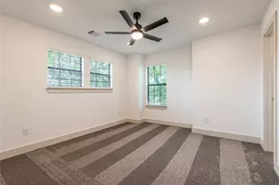 8031 Round Rock Dr, Houston, TX 77049 - Photo 29