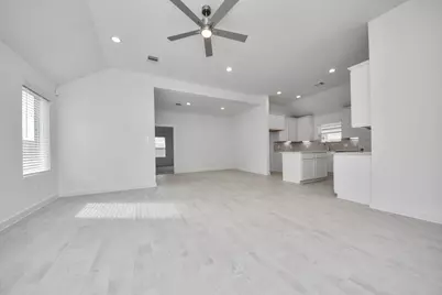 5843 Madison Trail Drive, Richmond, TX 77469 - Photo 13