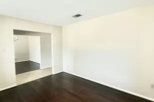 5807 Silver Frst Dr, Houston, TX 77092 - Photo 5