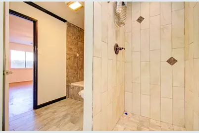 8014 Streamside Drive, Houston, TX 77088 - Photo 33