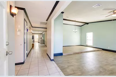 8014 Streamside Drive, Houston, TX 77088 - Photo 9
