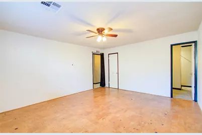 8014 Streamside Drive, Houston, TX 77088 - Photo 37