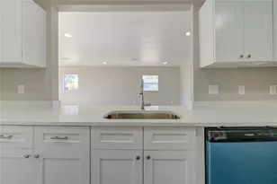 3020 2nd Ave N, Texas City, TX 77590 - Photo 17