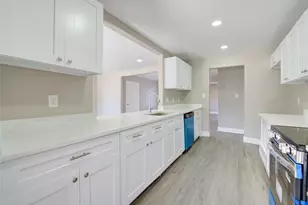 3020 2nd Ave N, Texas City, TX 77590 - Photo 21