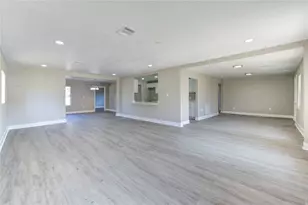 3020 2nd Ave N, Texas City, TX 77590 - Photo 7